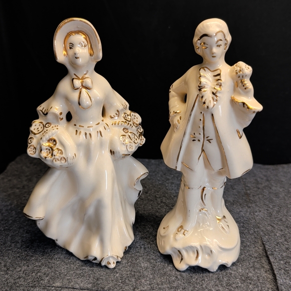 Other - Elegant Cream and Gold Figurines
